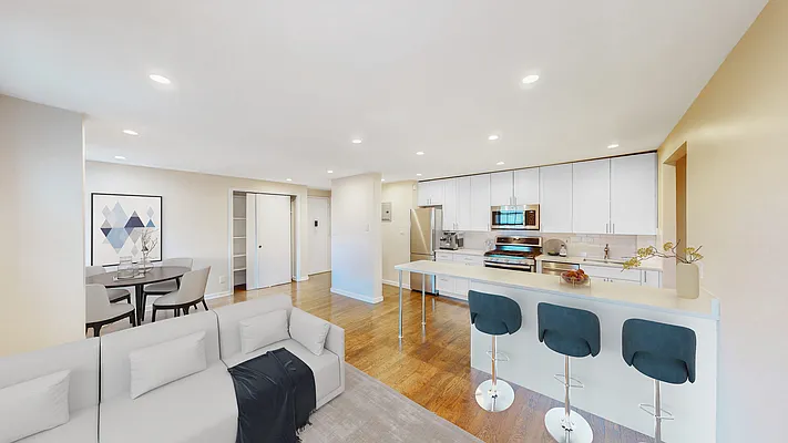 30 Charlton Street #4M