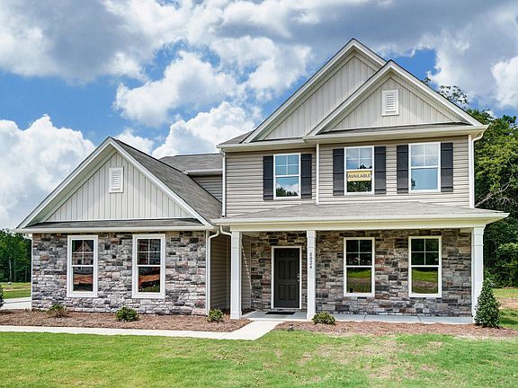 These photos are representative of this floor plan, but all options may not be available in every co