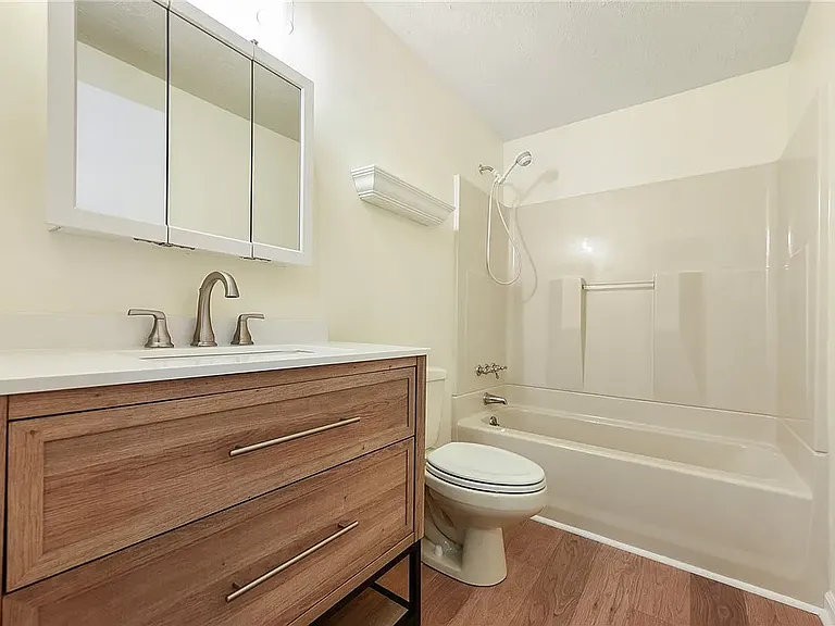 806 Countryside Dr — Photo 25