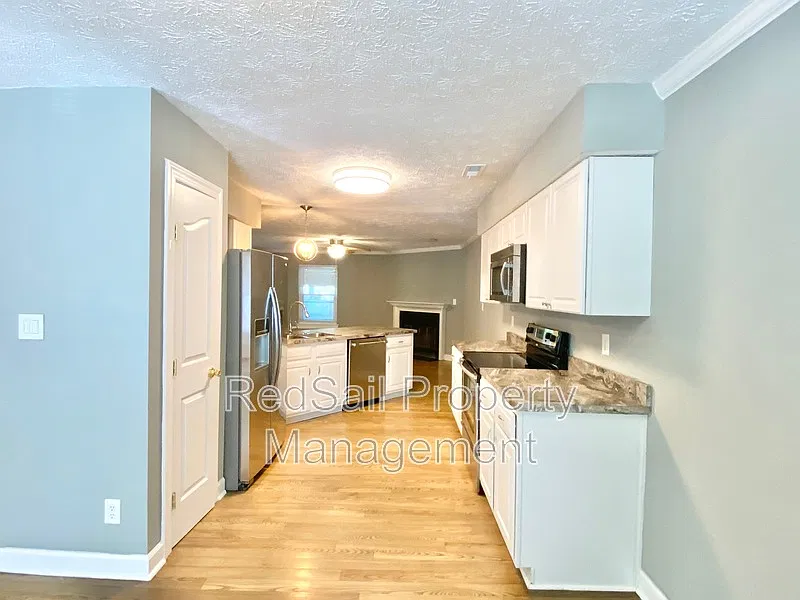 3 bed, 2.5 bath, 1662 sqft, $1,995 — Photo 4
