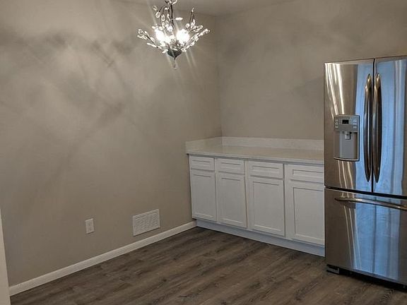 Dining Room and Breakfast Bar