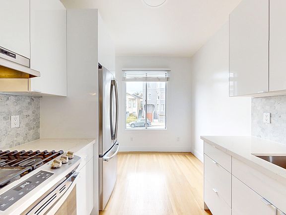 3rd image of 4005 California St #2