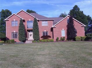 1705 Gully Top Ln, Canfield, OH 44406