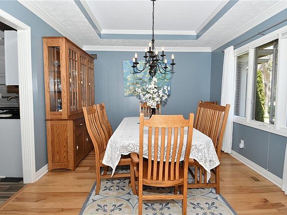 3rd image of 7222 Fox Hunt Ct