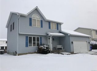 2183 Hobblebush Ln, Lake View, NY 14085