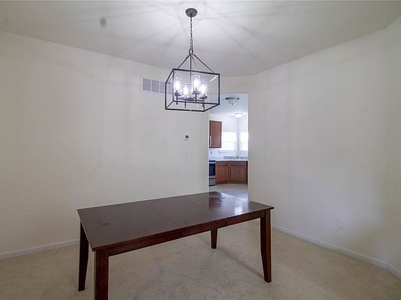 5th image of 2073 Maryland Oaks Cir