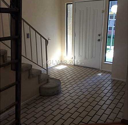 4th image of 2430 Pickwick Dr #31