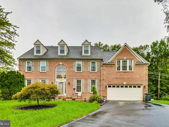 8159 Old Barrington Blvd, Fairfax Station, VA 22039