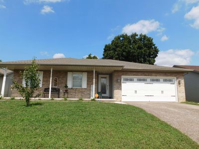 1900 Woodsglen Ct, Evansville, IN, 47714