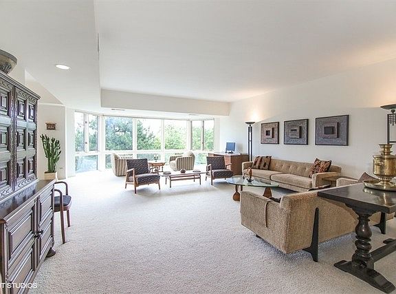 3rd image of 601 Mulberry Pl APT 5C
