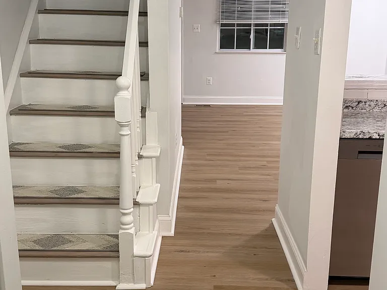 4 Avonshire Ct — Photo 3