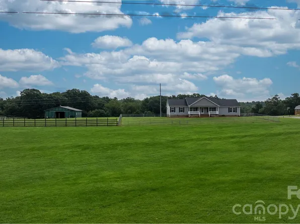2915 Texs Fish Camp Rd, Connelly Springs, NC 28612