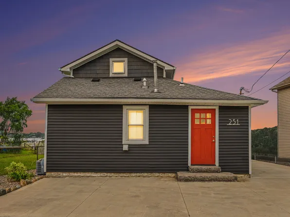 251 Edgewood Dr, Jackson, MI 49201