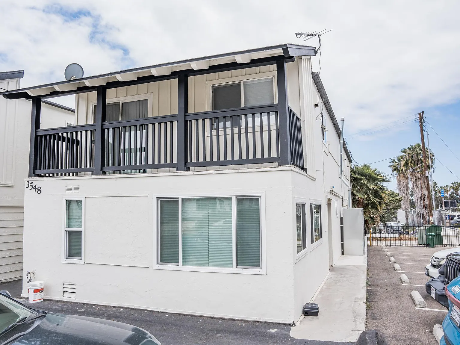 2 bed, 750 sqft, $2,400 — Photo 2