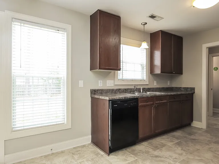 120 Braxman Ln — Photo 8
