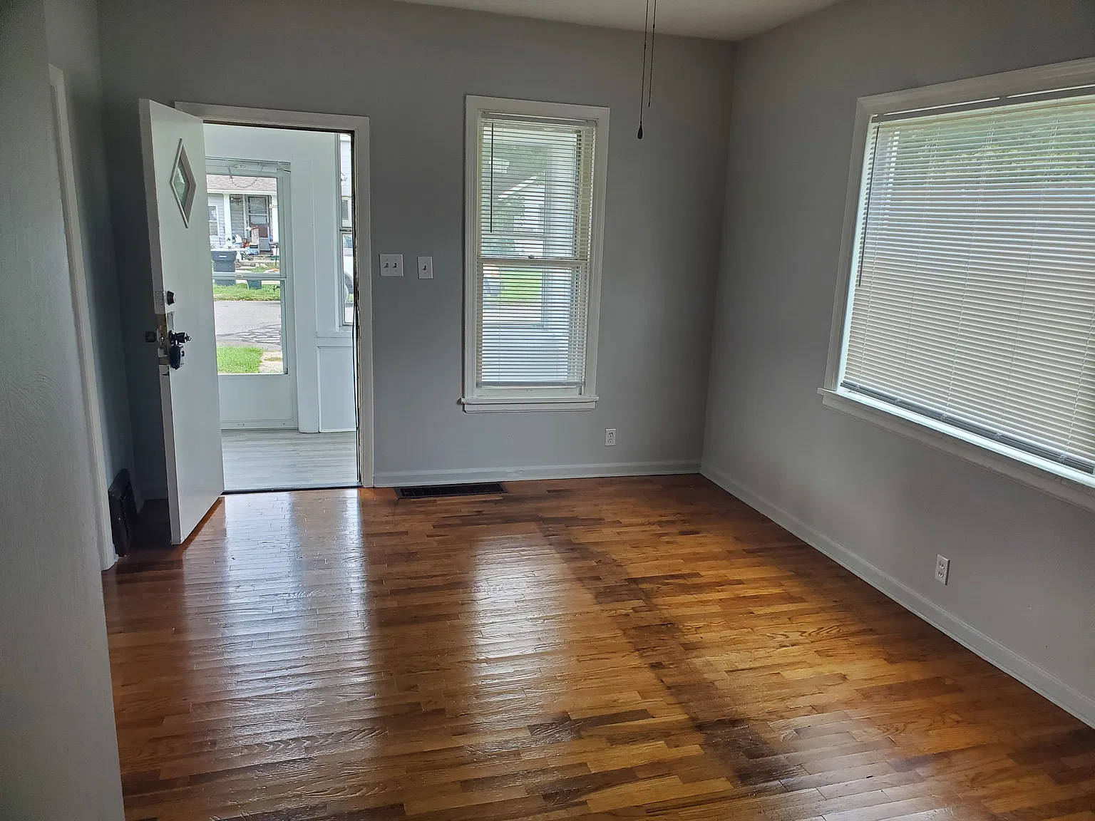 2204 S Douglas St - 1 — Photo 4