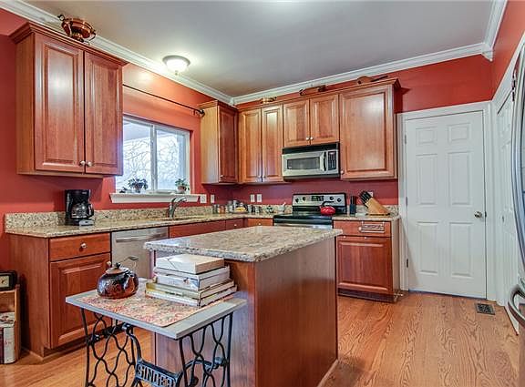 2nd image of 908 Falling Water Ct