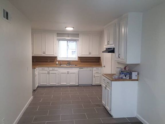 4th image of 4910 S Lawton Ave