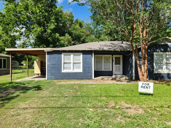 416 Delmas Dr, Wharton, TX 77488