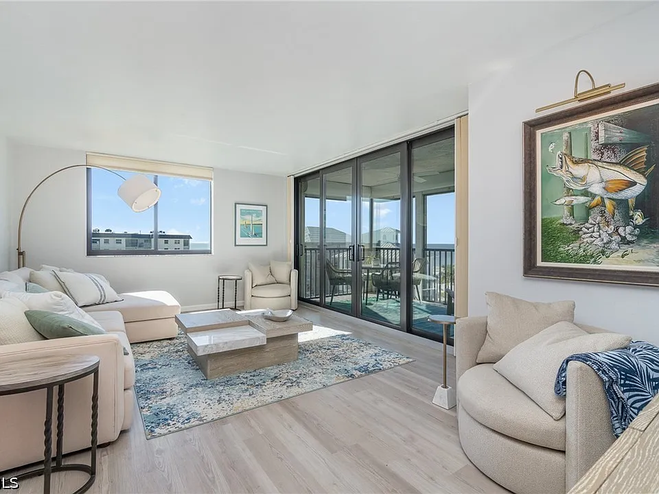 2810 Estero Blvd #511