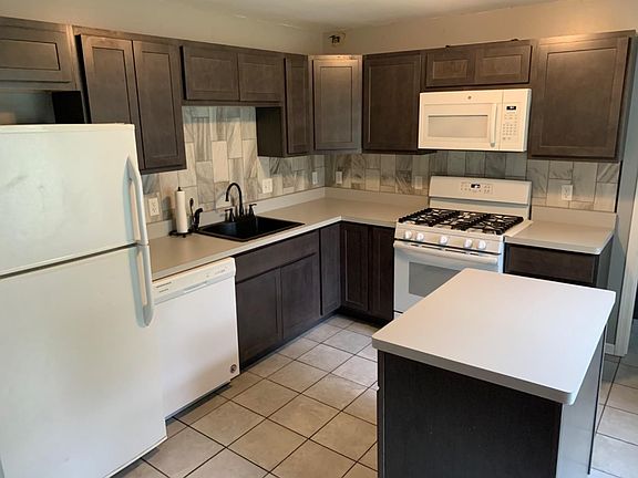 3rd image of 231 N Ash St