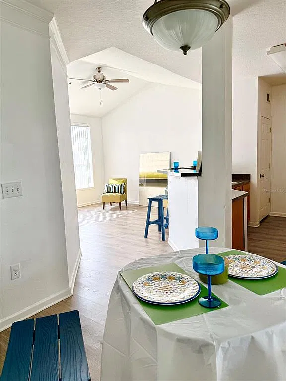 1 bed, 1.0 bath, 794 sqft, $1,300 — Photo 3