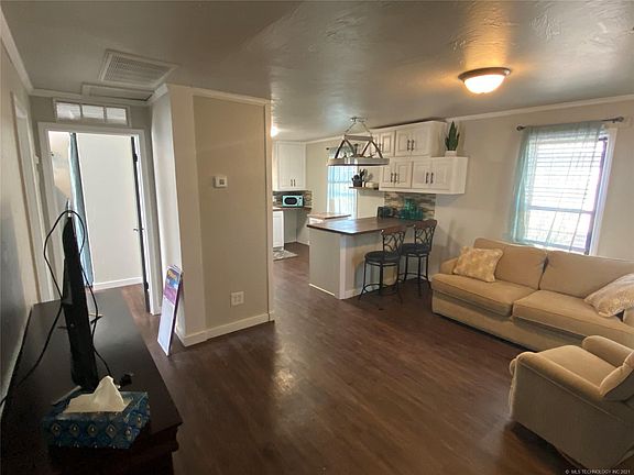 2nd image of 1636 N Xanthus Ave