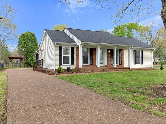 4th image of 701 Riverview Dr