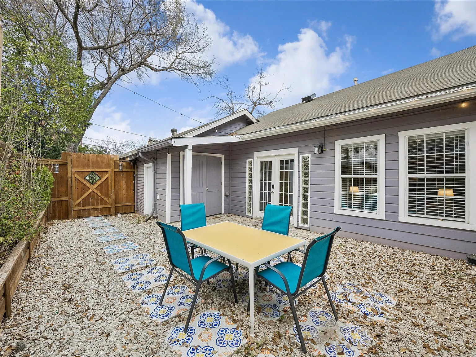 2 bed, 718 sqft, $2,000 — Photo 2