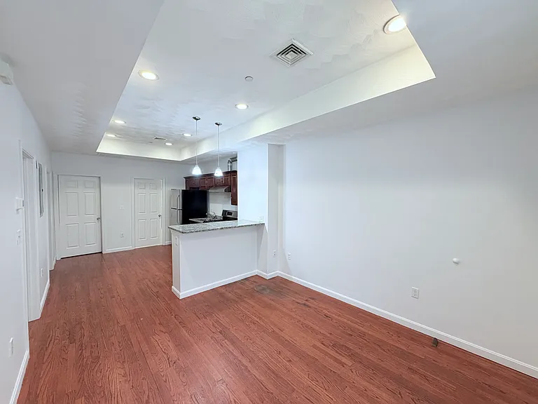 35 Cherry St — Photo 1