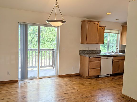 4th image of 4107 Stonington Ln