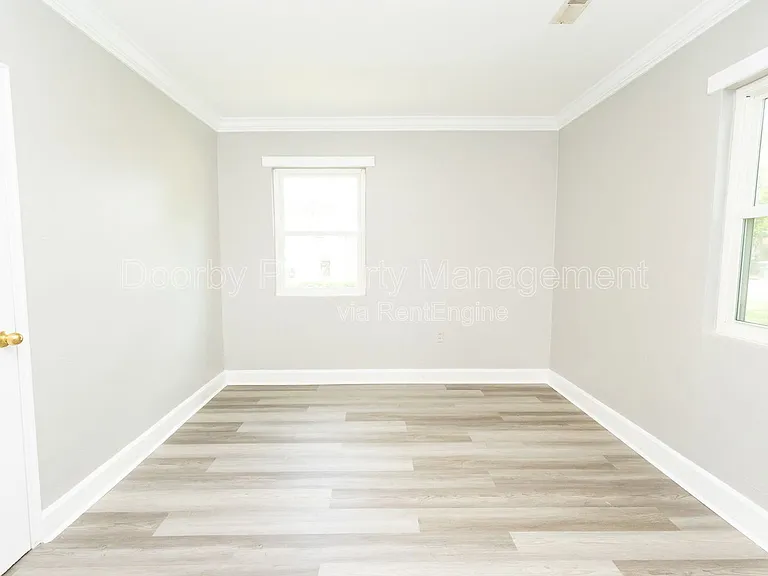 1301 N Orchard Knob Ave — Photo 8