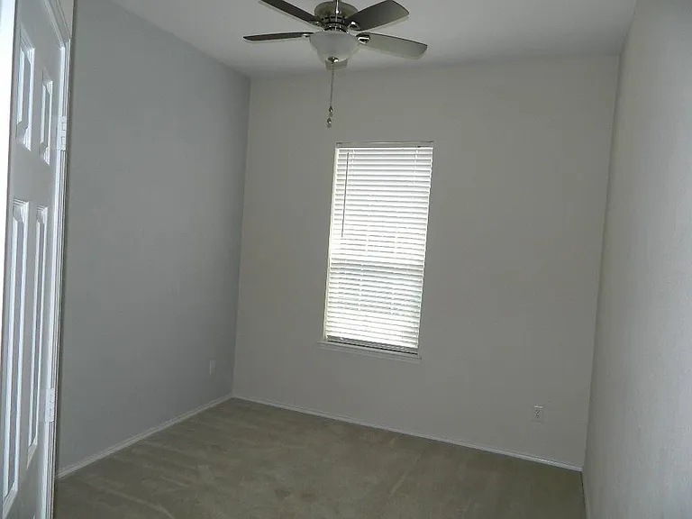 1132 Honeywell Dr — Photo 9