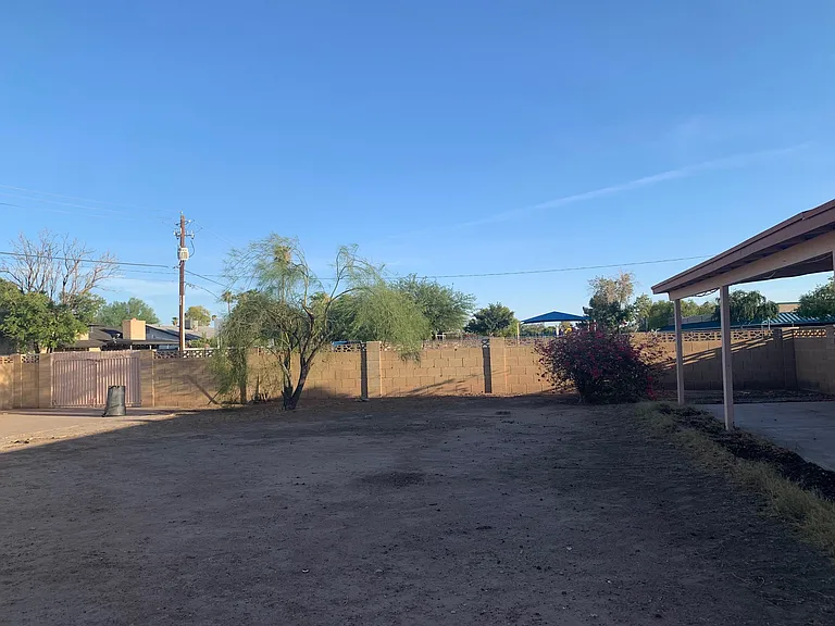 3335 S Pine St — Photo 17