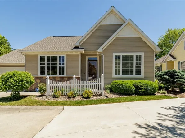 12703 Sunflower Dr, Urbandale, IA 50323