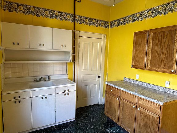 3rd image of 1529 N Bigelow St #1