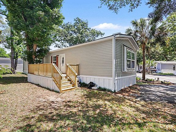 2nd image of 530 Key Largo Ave.