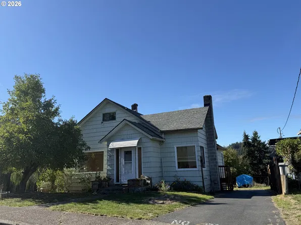 316 E 2nd St, Rainier, OR 97048