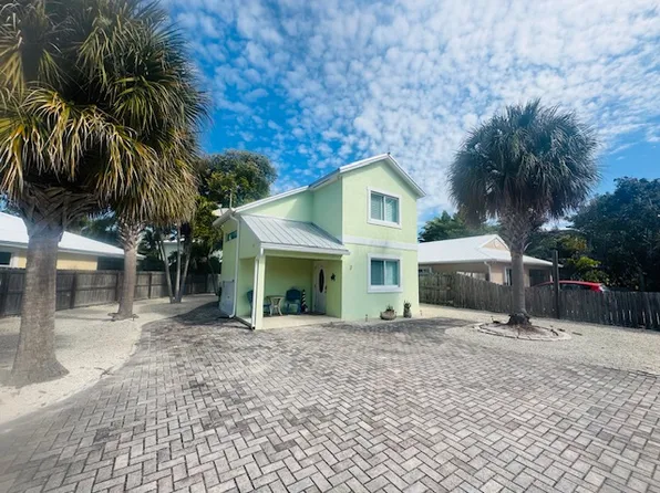 2 Bonefish Ave, Key Largo, FL 33037