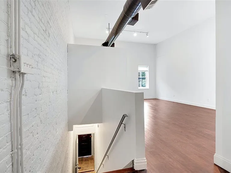 39 Coles St #2 — Photo 2