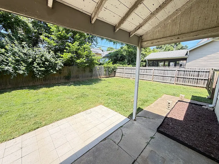 1739 Speed Ave — Photo 17