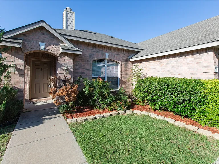 9005 Boone Dr — Photo 1