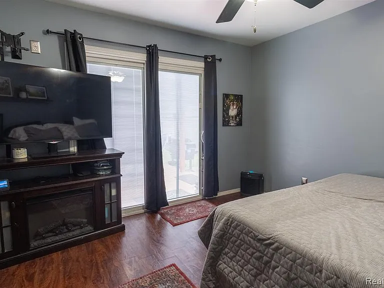 23400 Reynolds Ave — Photo 18