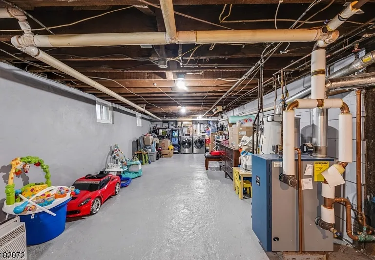 8 Oak Grove Rd #2 — Photo 15