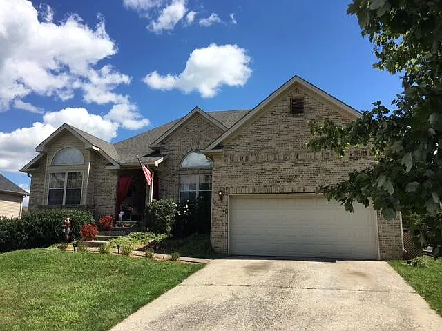 3 bed, 2.0 bath, 2012 sqft, $2,799 — Photo 1