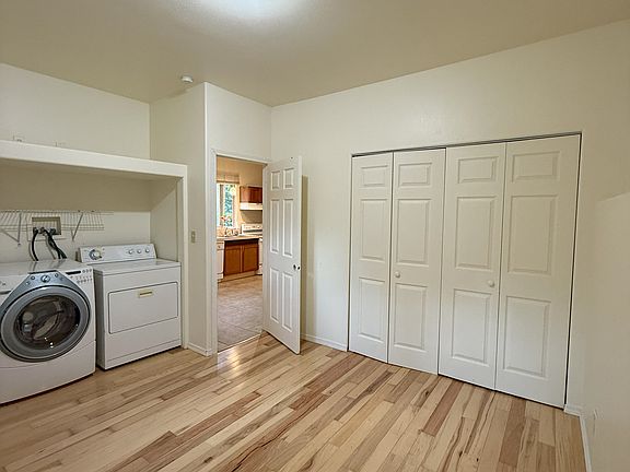 4th image of 11415A NE Juanita Dr #11425