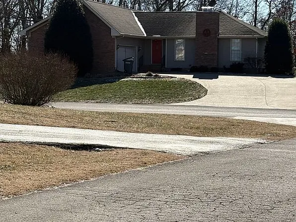 220 Dawn Dr, Hopkinsville, KY 42240