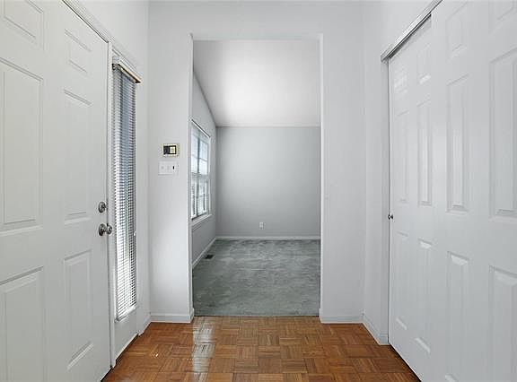 3rd image of 9015 Bridgeport Ave