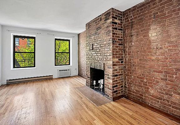 2nd image of 316 E 77th St APT 4A