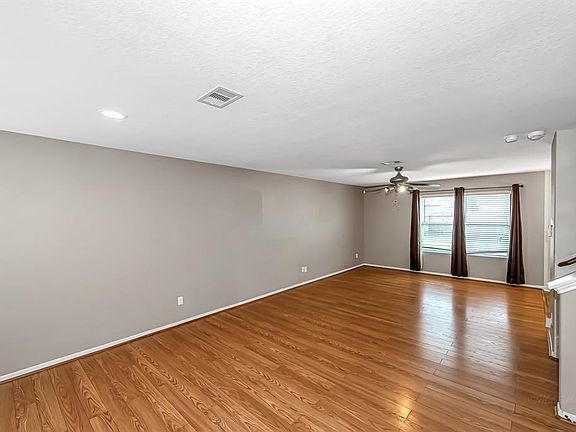 5th image of 3622 Barkers Crossing Ave